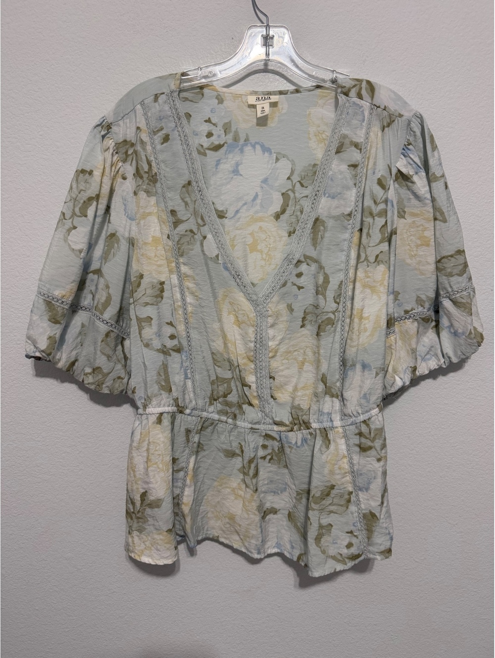 A.N.A. Short Sleeve V-Neck Lace Trim Soft Pastel Floral Peplum Blouse Size 2X